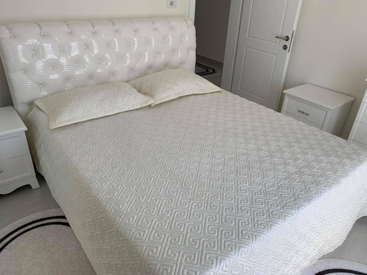 Apartament Oresti คอร์เชอ ภายนอก รูปภาพ