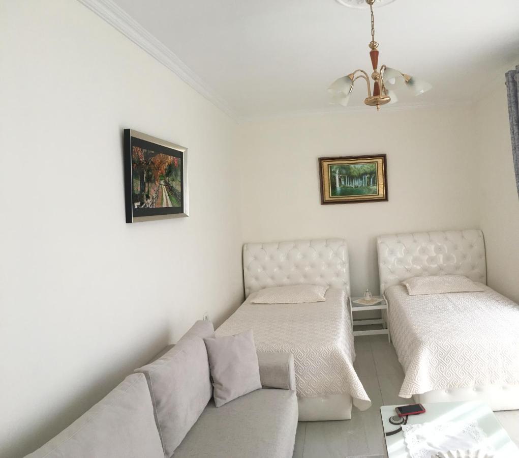 Apartament Oresti คอร์เชอ ภายนอก รูปภาพ