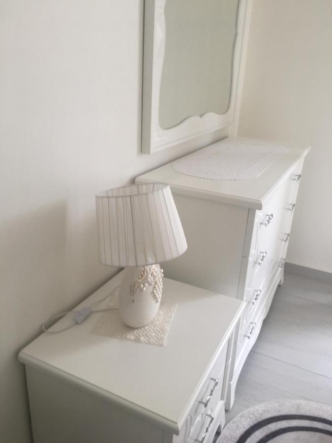 Apartament Oresti คอร์เชอ ภายนอก รูปภาพ